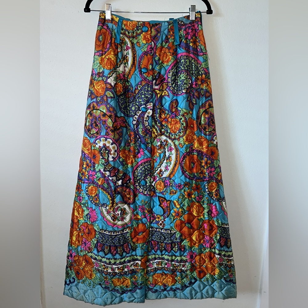 High waisted, quilted, vintage skirt 🧡